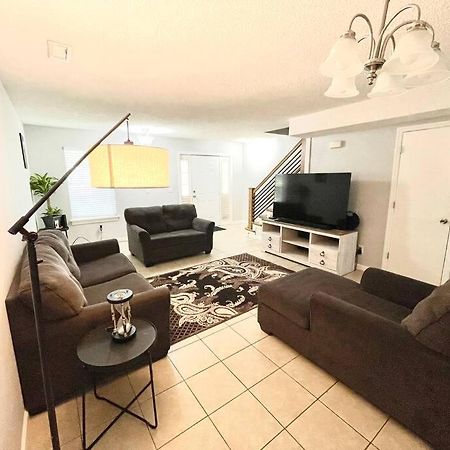 Lovely 2-Bedroom Condo W/Balcony And Free Parking ناشفيل المظهر الخارجي الصورة