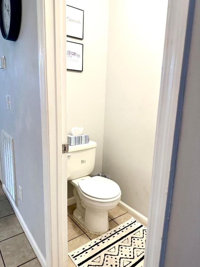 Lovely 2-Bedroom Condo W/Balcony And Free Parking ناشفيل المظهر الخارجي الصورة