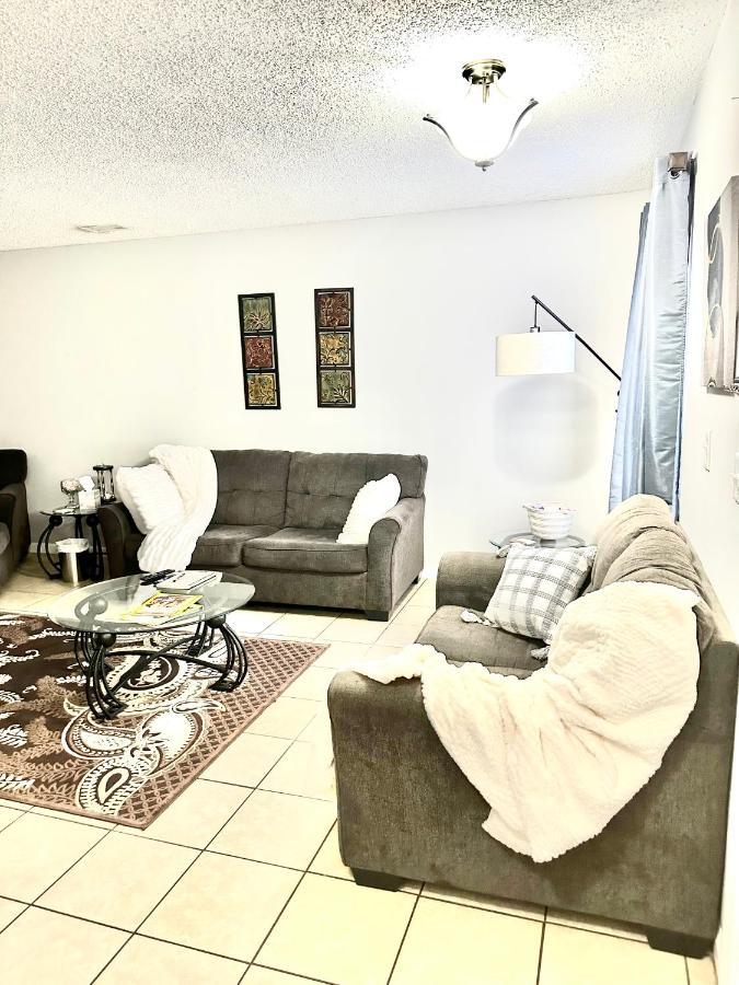 Lovely 2-Bedroom Condo W/Balcony And Free Parking ناشفيل المظهر الخارجي الصورة